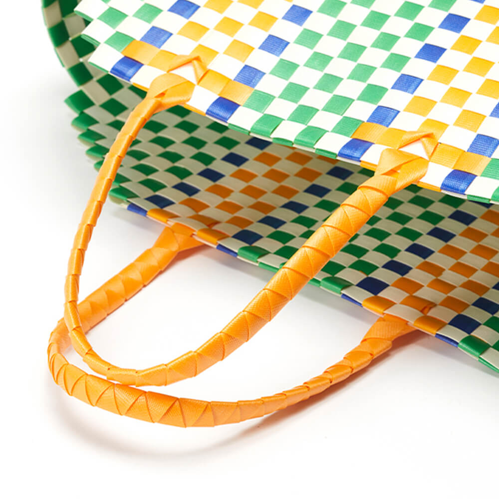 Vibrant Hand-Woven Pet Travel Bag – Perfect for Stylish Pet Outings