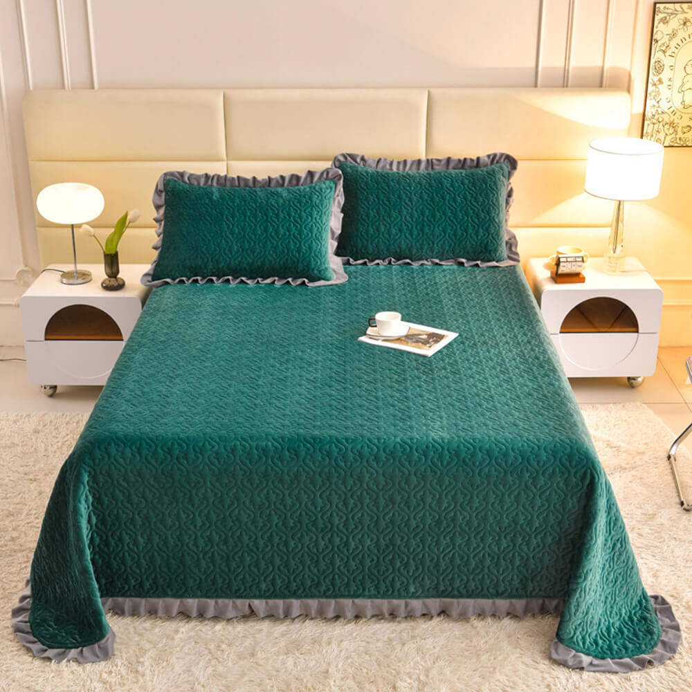 Milk Velvet Royalty Tradition Pattern Throw Bedspread