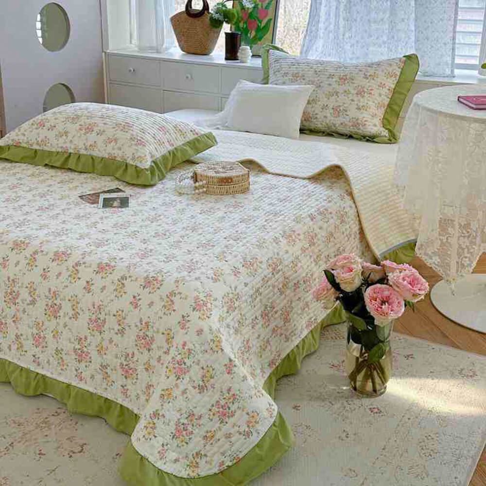 All-Season Fresh Floral Pattern Quilted Cotton Bedspread Set