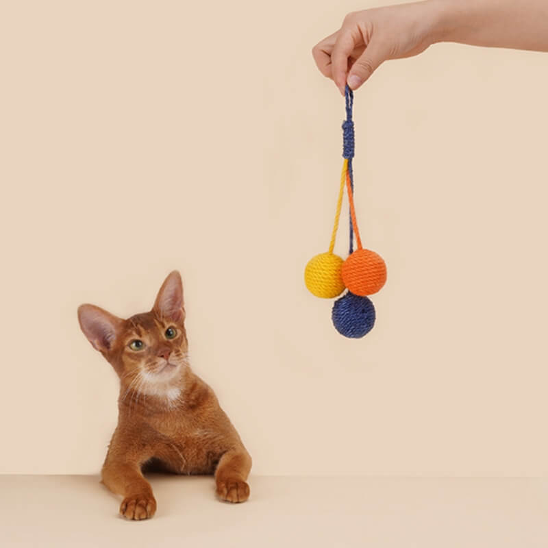 Brinquedo interativo durável para gatos com bola de corda de sisal resistente à mastigação