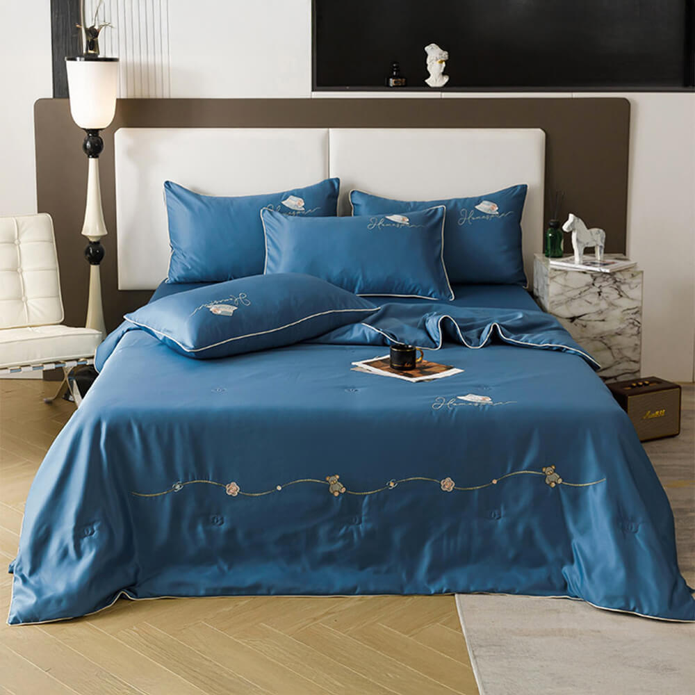 Cooling Ice Silk Quilt Skin-Friendly Breathable Bed Sheet Set with Blanket