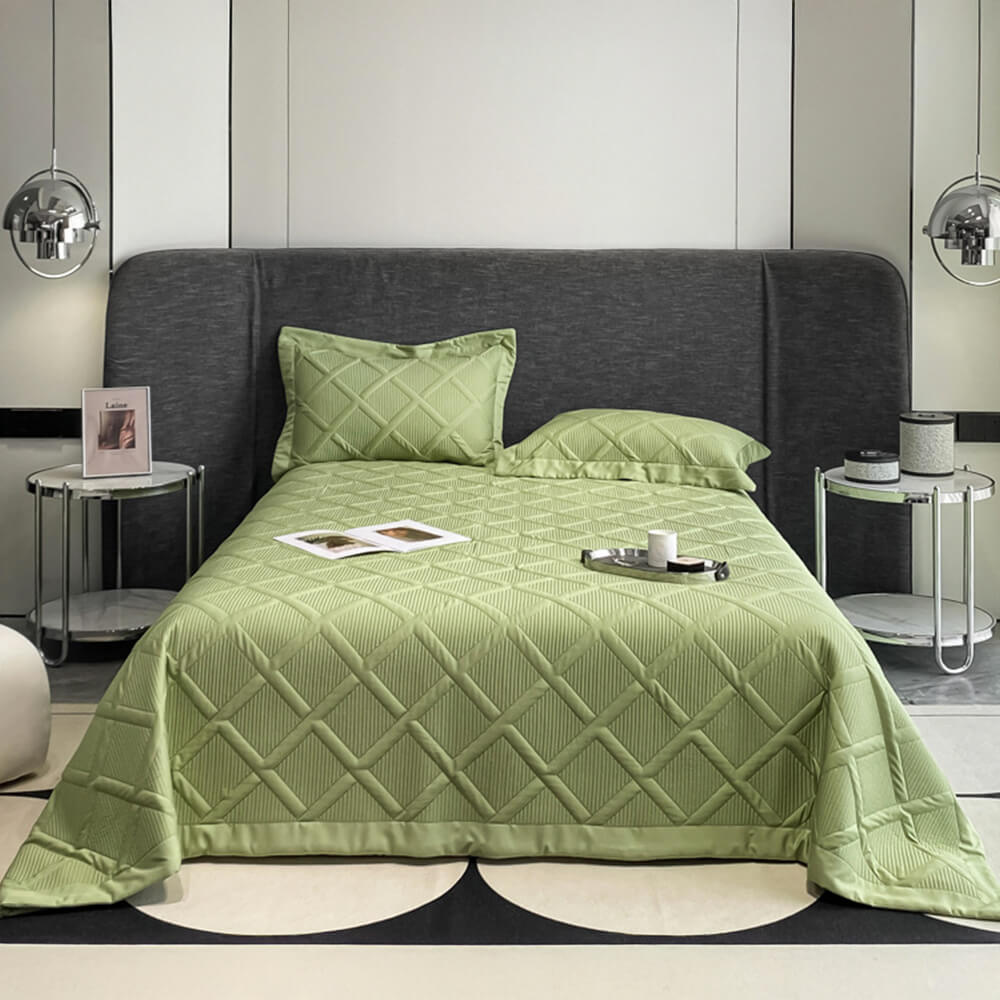 Eco-friendly Minimalist Multifunctional Quilted Bedspread Set