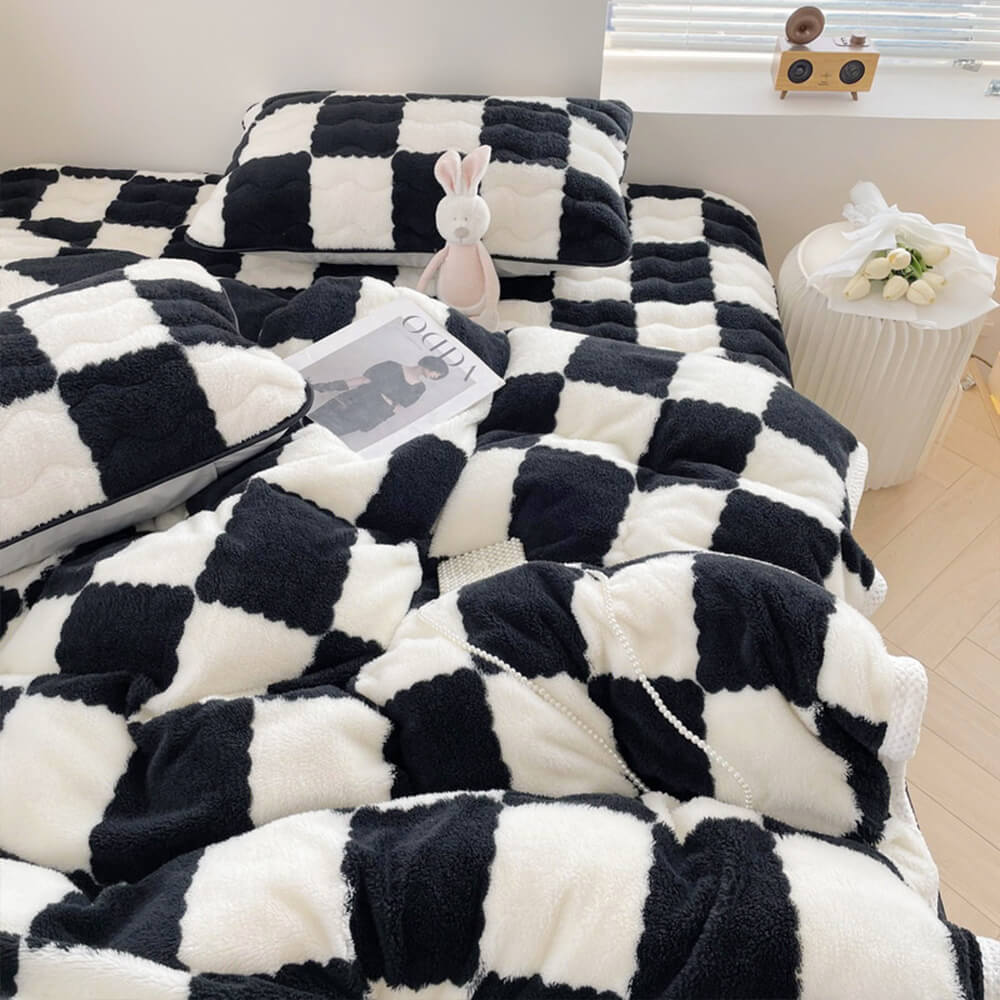 Milk Velvet Checkerboard Quilted Bed Sheet Set