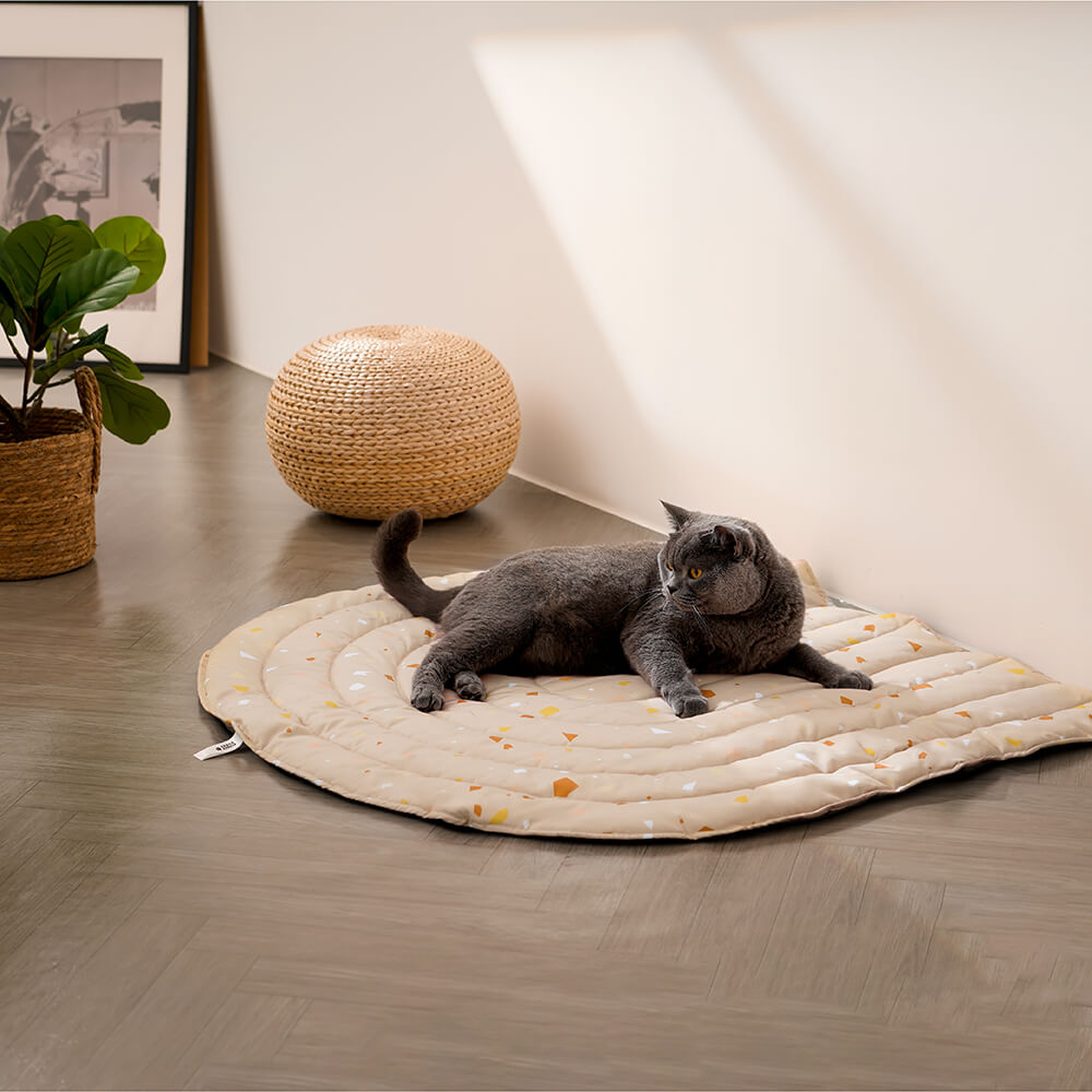 Cobertor para cachorro com estampa de terrazzo de elementos geométricos